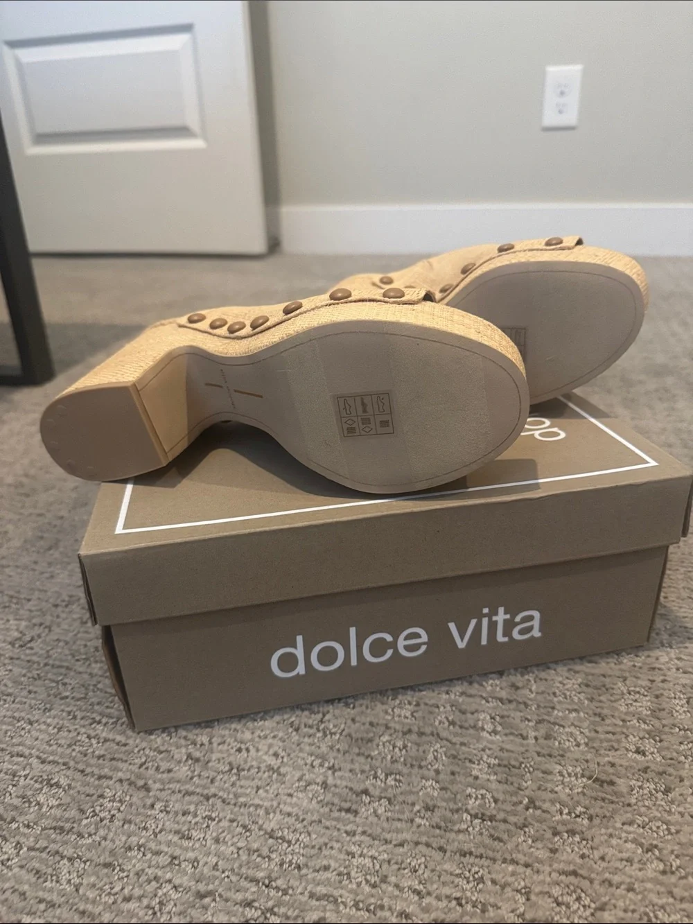 Dolce Vita Natural Raffia Tan Platform Mules